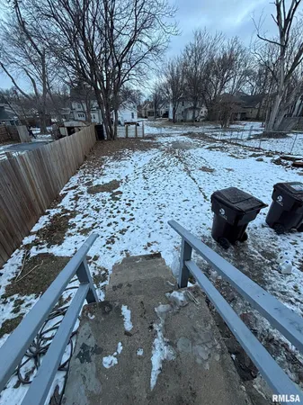 $15,600 | 707 East Nebraska Avenue, Peoria, IL 61603