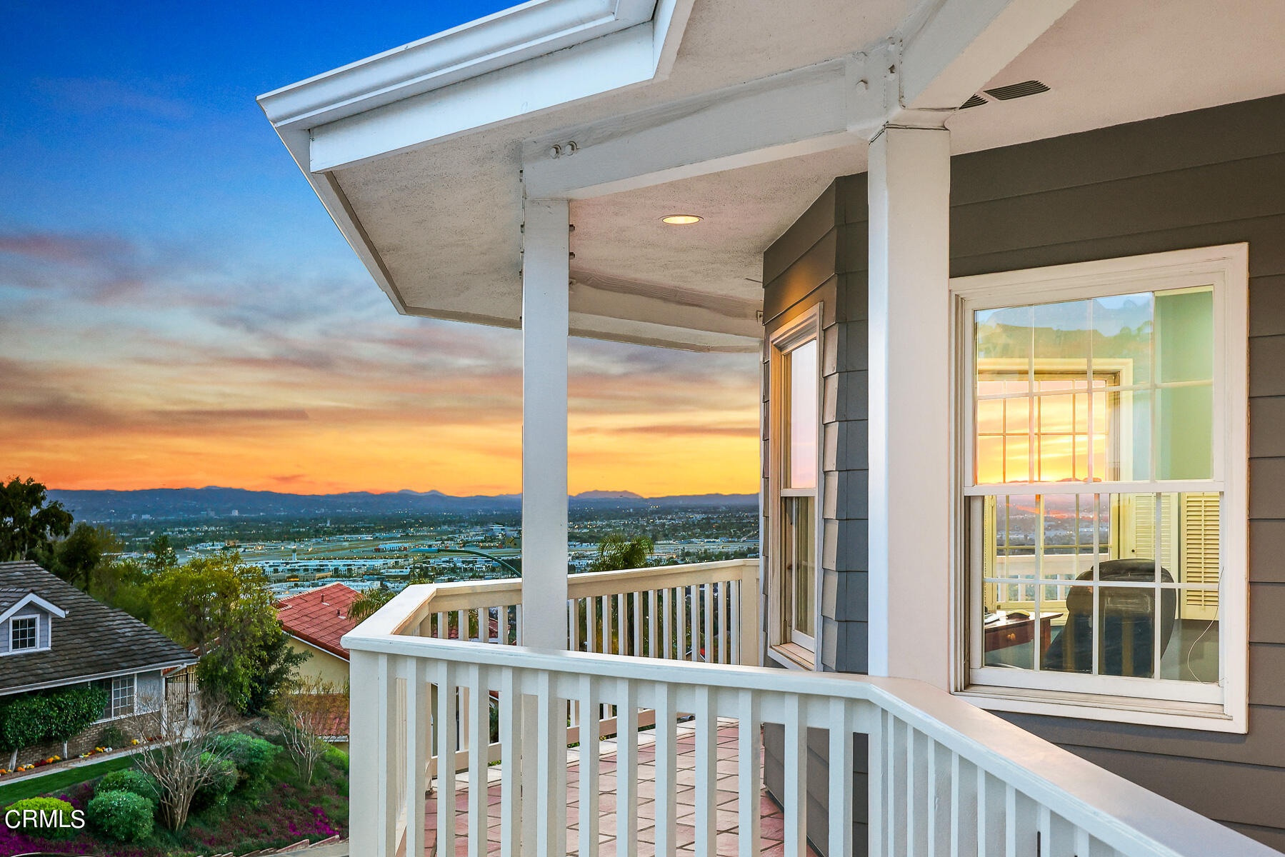 3337 Haven Way Burbank, CA 91504 - Photo 3 of 63 a view of a balcony with an outdoor space