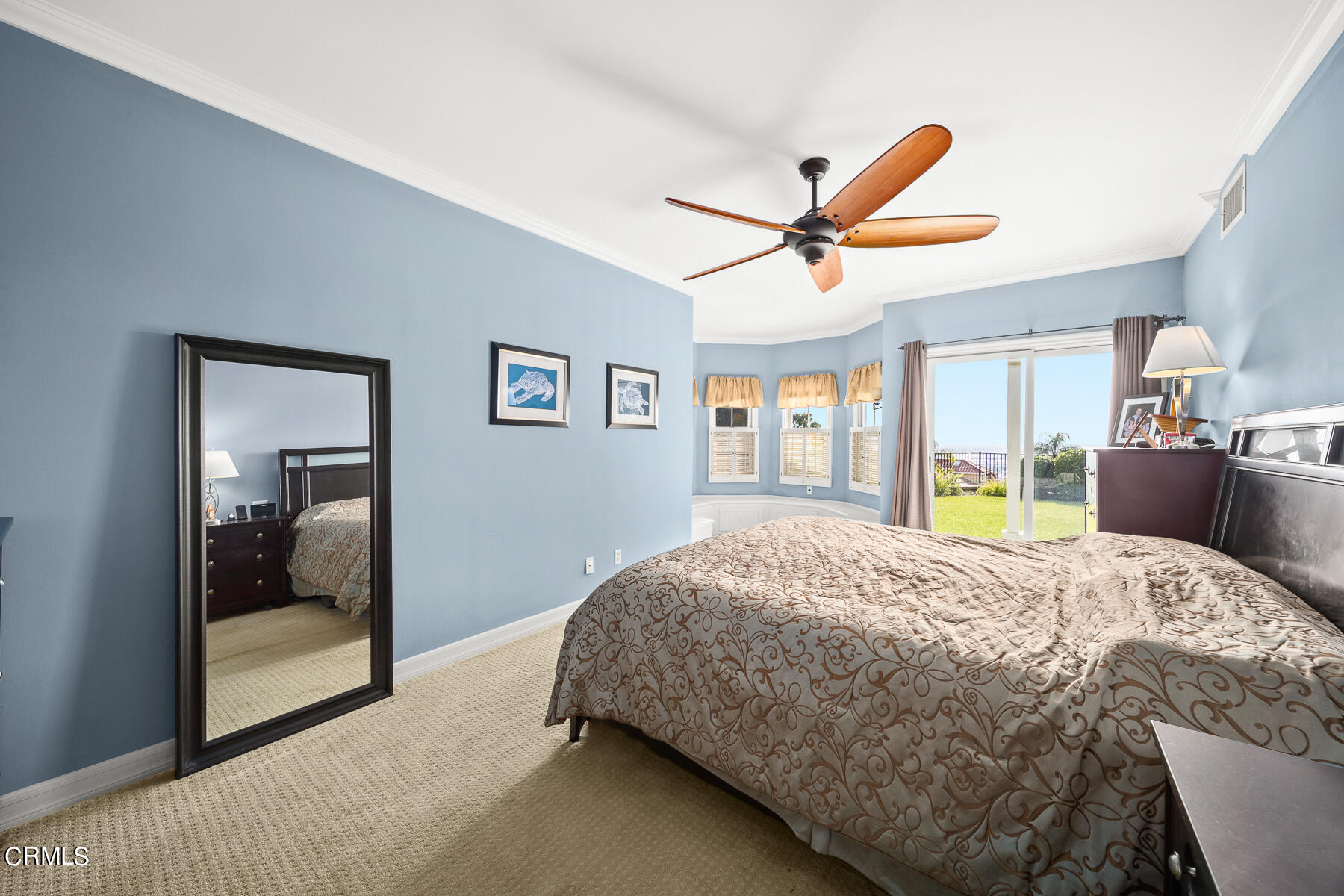 3337 Haven Way Burbank, CA 91504 - Photo 50 of 63 a bedroom with a bed and a large window