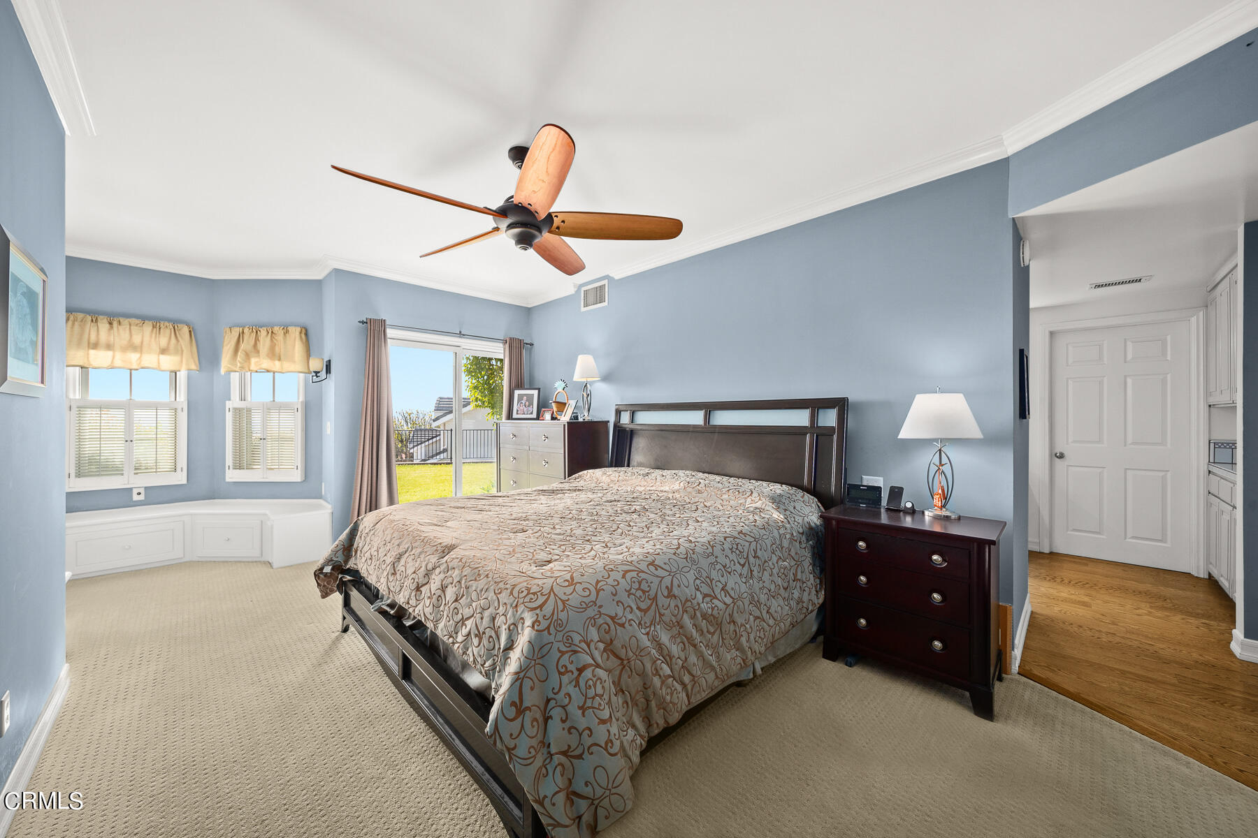 3337 Haven Way Burbank, CA 91504 - Photo 52 of 63 a bedroom with a bed and a lamp on table and window