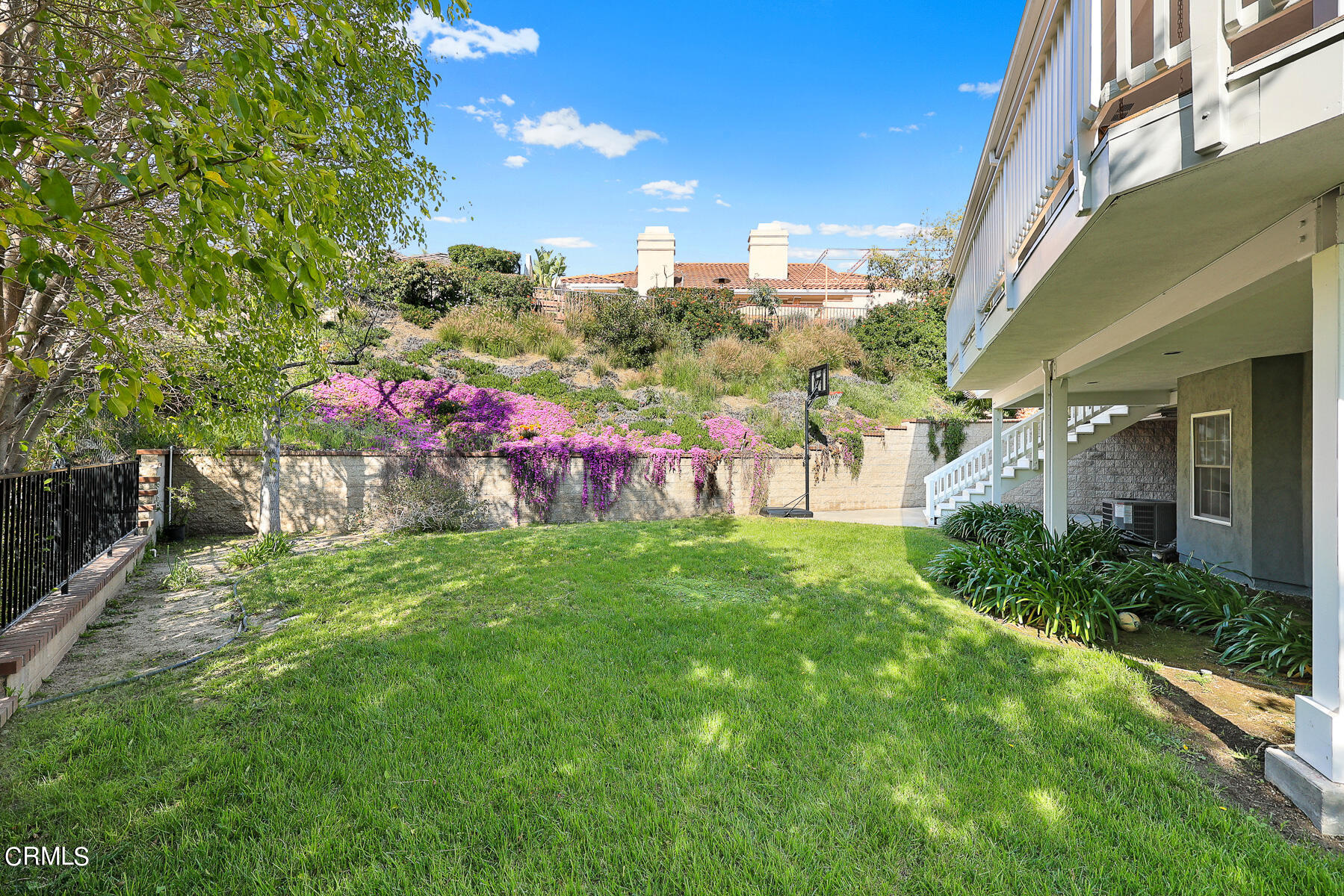 3337 Haven Way Burbank, CA 91504 - Photo 55 of 63 a view of a back yard