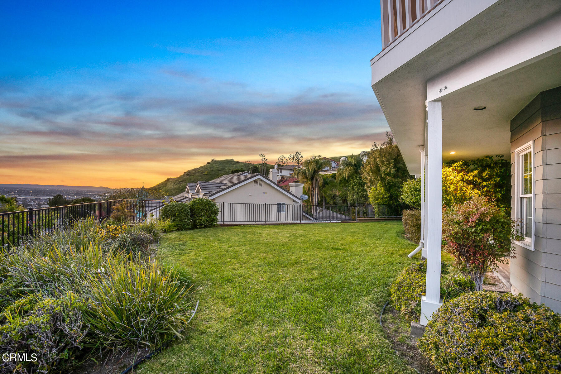 3337 Haven Way Burbank, CA 91504 - Photo 59 of 63 a view of a big yard with plants and large trees