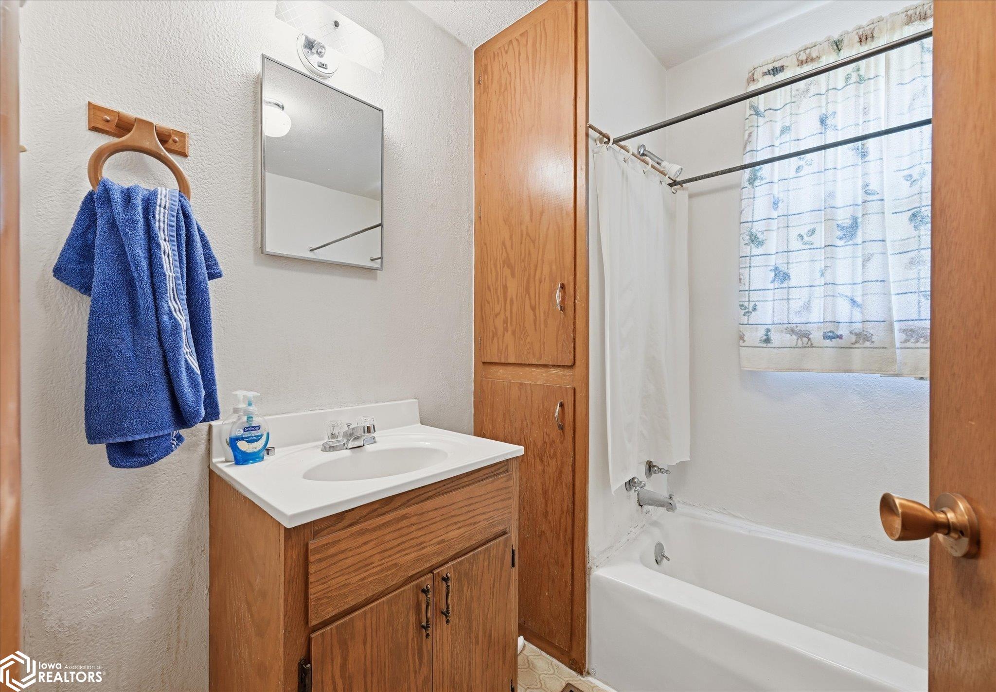 407 5th Street Defiance, IA 51527 - Photo 11 of 38 Gallery Image 11