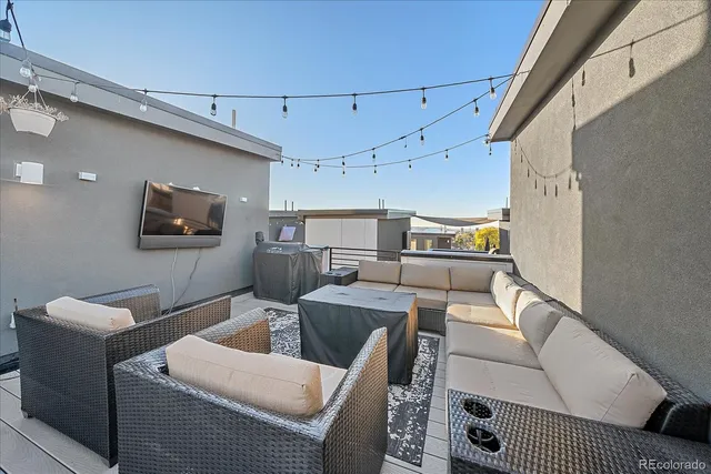 a view of a street sign on the wall