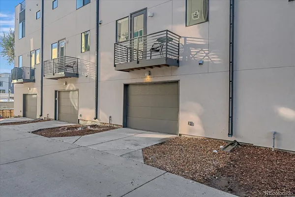 $3,300 | 2939 West 23rd Avenue, Unit 3, Denver, CO 80211