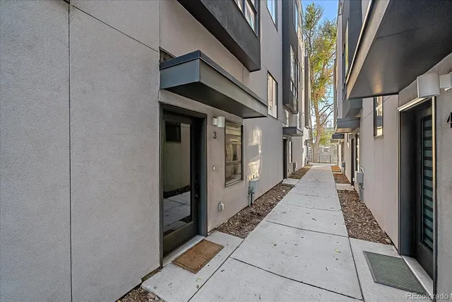 $3,500 | 2939 West 23rd Avenue, Unit 3, Denver, CO 80211