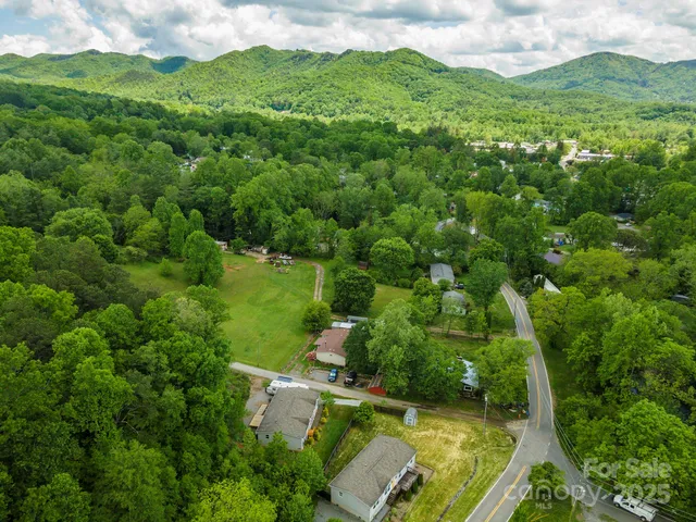 $299,900 | 11 Bartlett Avenue, Black Mountain, NC 28711