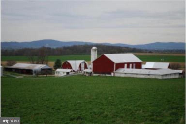 6110 Holter Road Jefferson, MD 21755 - Photo 2 of 13 Barn