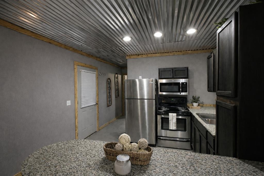 1011 Red Road Howe, TX 75459 - Photo 17 of 39