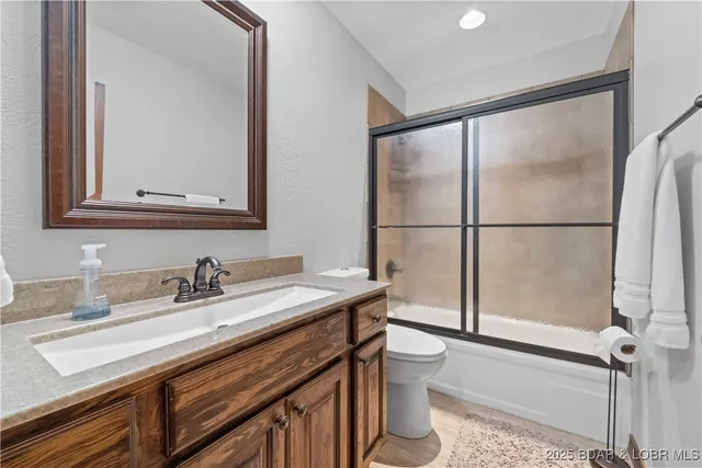 $699,900 | 261 Shell Bay Circle, Linn Creek, MO 65052