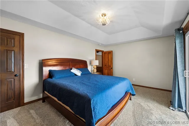 $699,900 | 261 Shell Bay Circle, Linn Creek, MO 65052