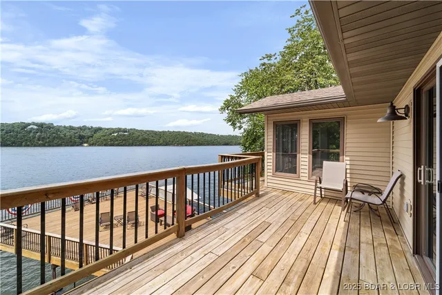 $699,900 | 261 Shell Bay Circle, Linn Creek, MO 65052