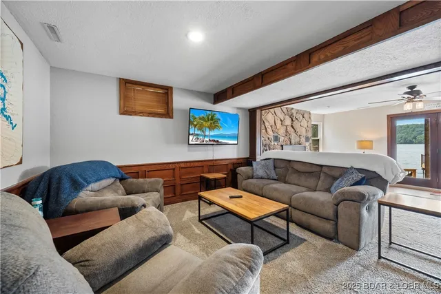 $699,900 | 261 Shell Bay Circle, Linn Creek, MO 65052