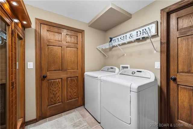 $699,900 | 261 Shell Bay Circle, Linn Creek, MO 65052