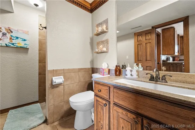 $699,900 | 261 Shell Bay Circle, Linn Creek, MO 65052