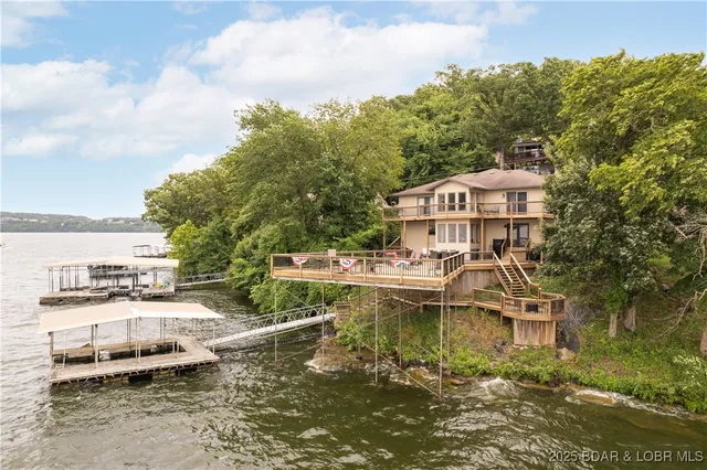 $699,900 | 261 Shell Bay Circle, Linn Creek, MO 65052