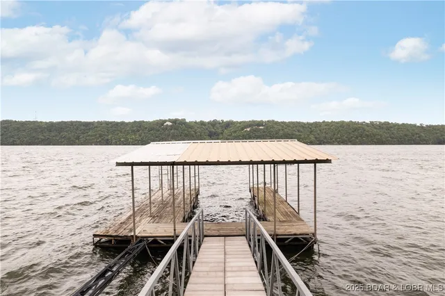 $699,900 | 261 Shell Bay Circle, Linn Creek, MO 65052