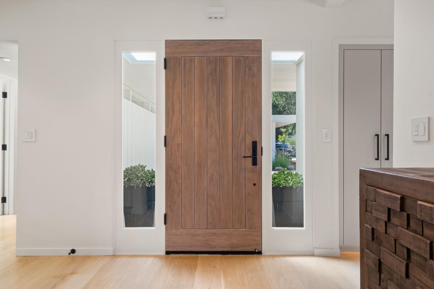 161 Eleanor Drive Woodside, CA 94062 - Photo 4 of 57