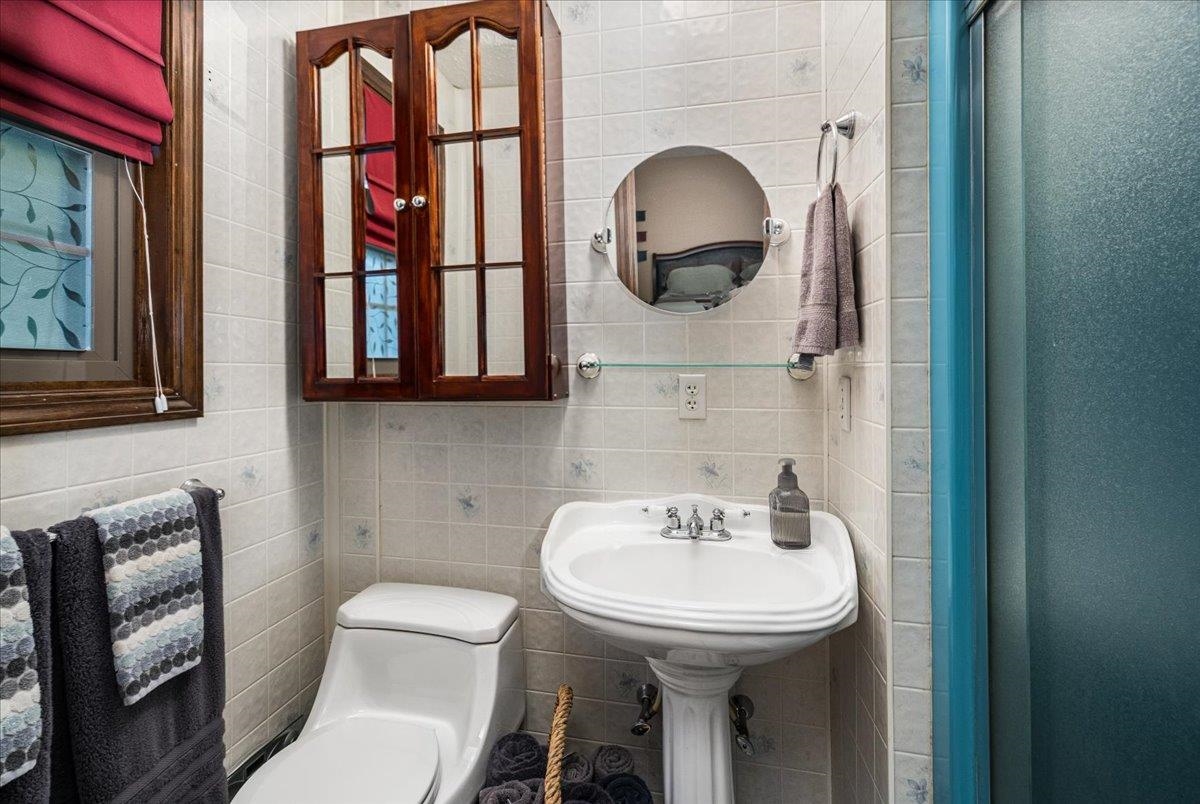 9 Cole Road Derry, NH 03038 - Photo 21 of 58