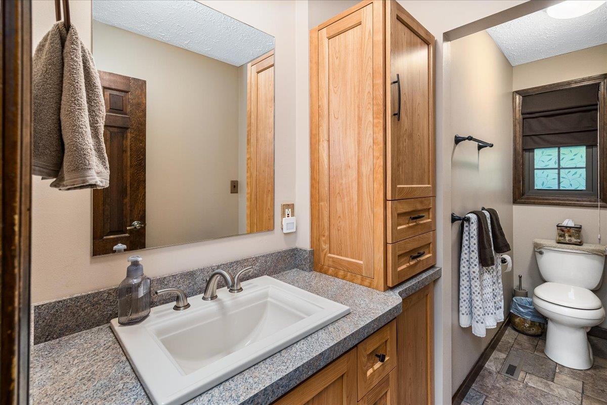 9 Cole Road Derry, NH 03038 - Photo 26 of 58