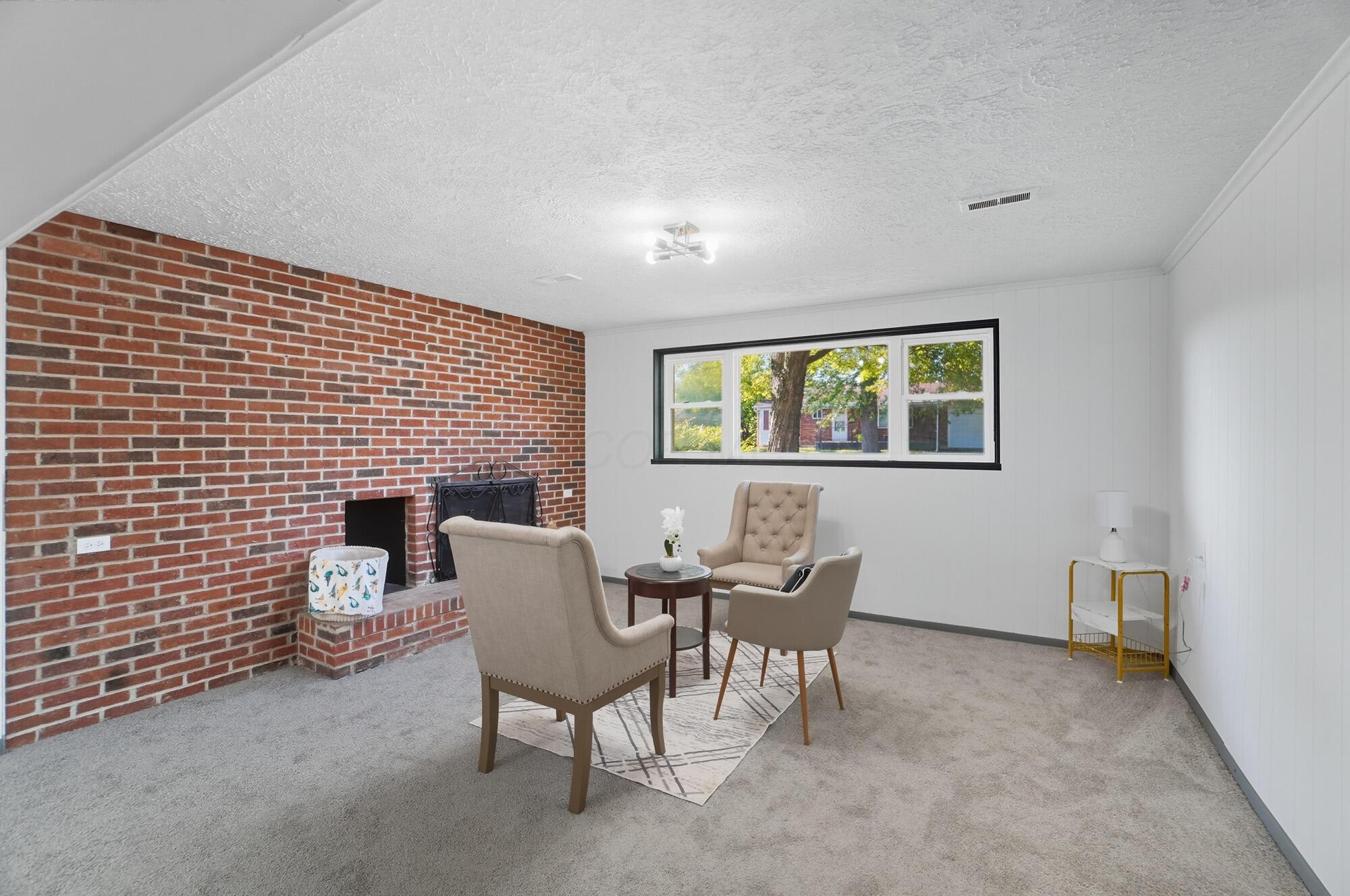 1782 Newfield Road Columbus, OH 43209 - Photo 32 of 49 031
