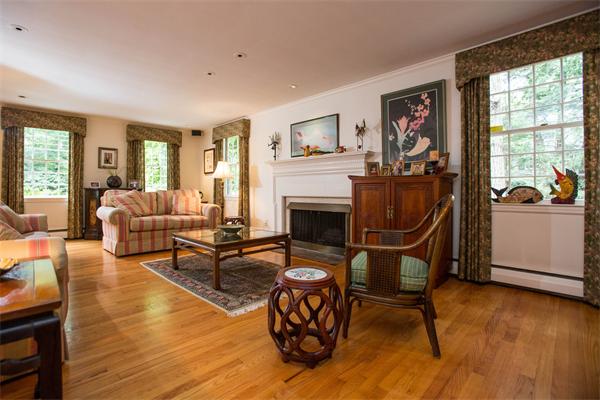 58 Bristol Road Wellesley, MA 02481 - Photo 3 of 16
