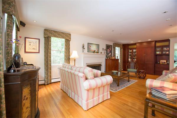 58 Bristol Road Wellesley, MA 02481 - Photo 4 of 16