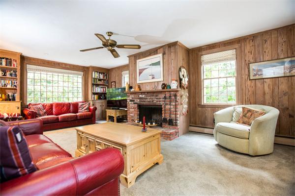 58 Bristol Road Wellesley, MA 02481 - Photo 10 of 16