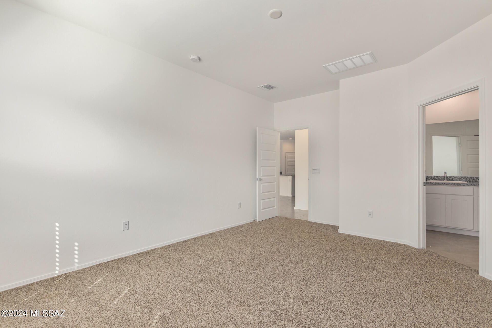 12496 West Barnett Road Marana, AZ 85653 - Photo 19 of 40