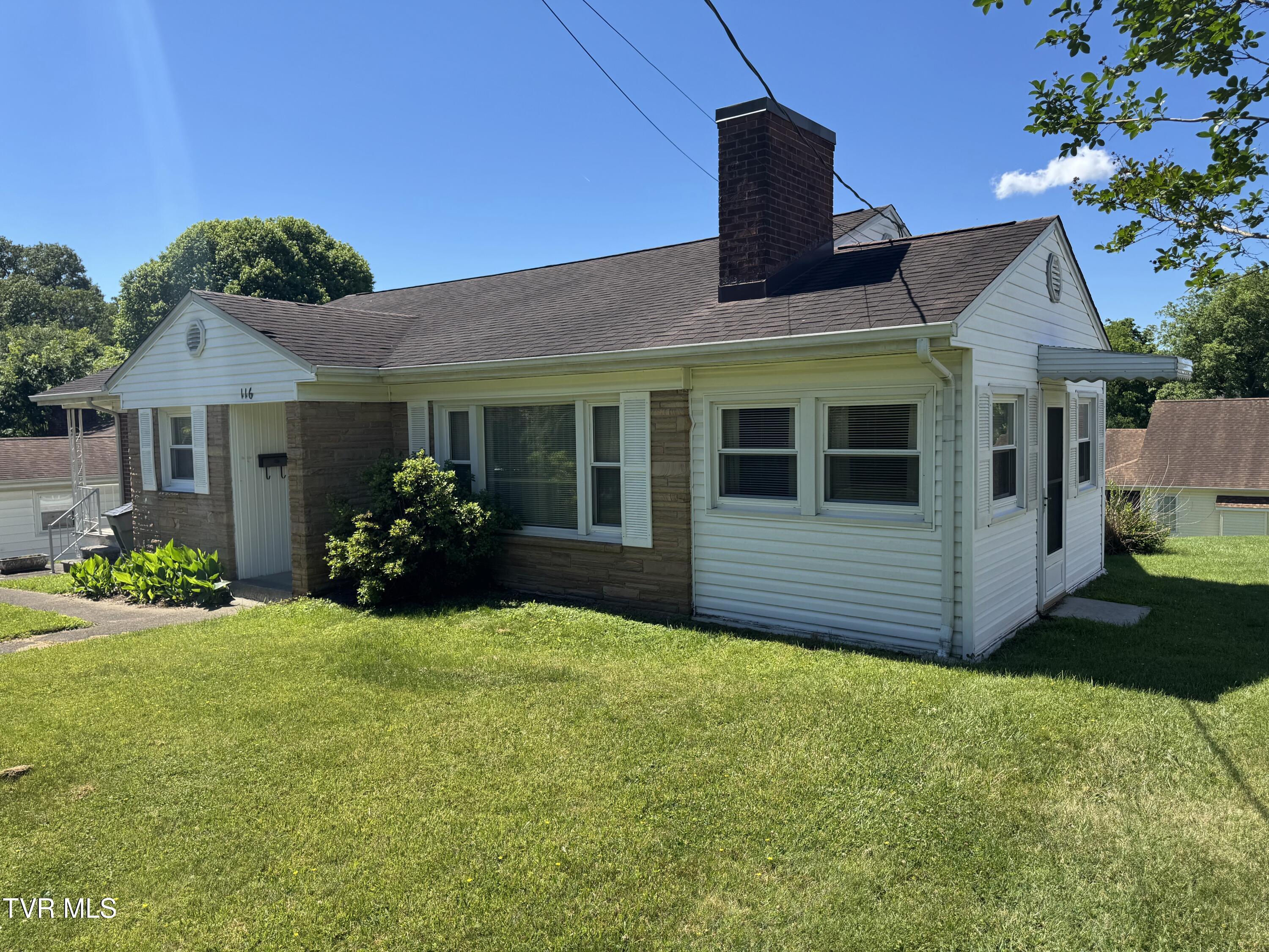 116 West Cedar Street Bristol, TN 37620 - Photo 2 of 24 IMG_1792