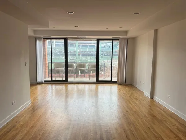 $3,500 | 1038 West Waveland Avenue, Unit 2, Chicago, IL 60613