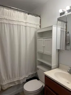 $3,500 | 1038 West Waveland Avenue, Unit 2, Chicago, IL 60613