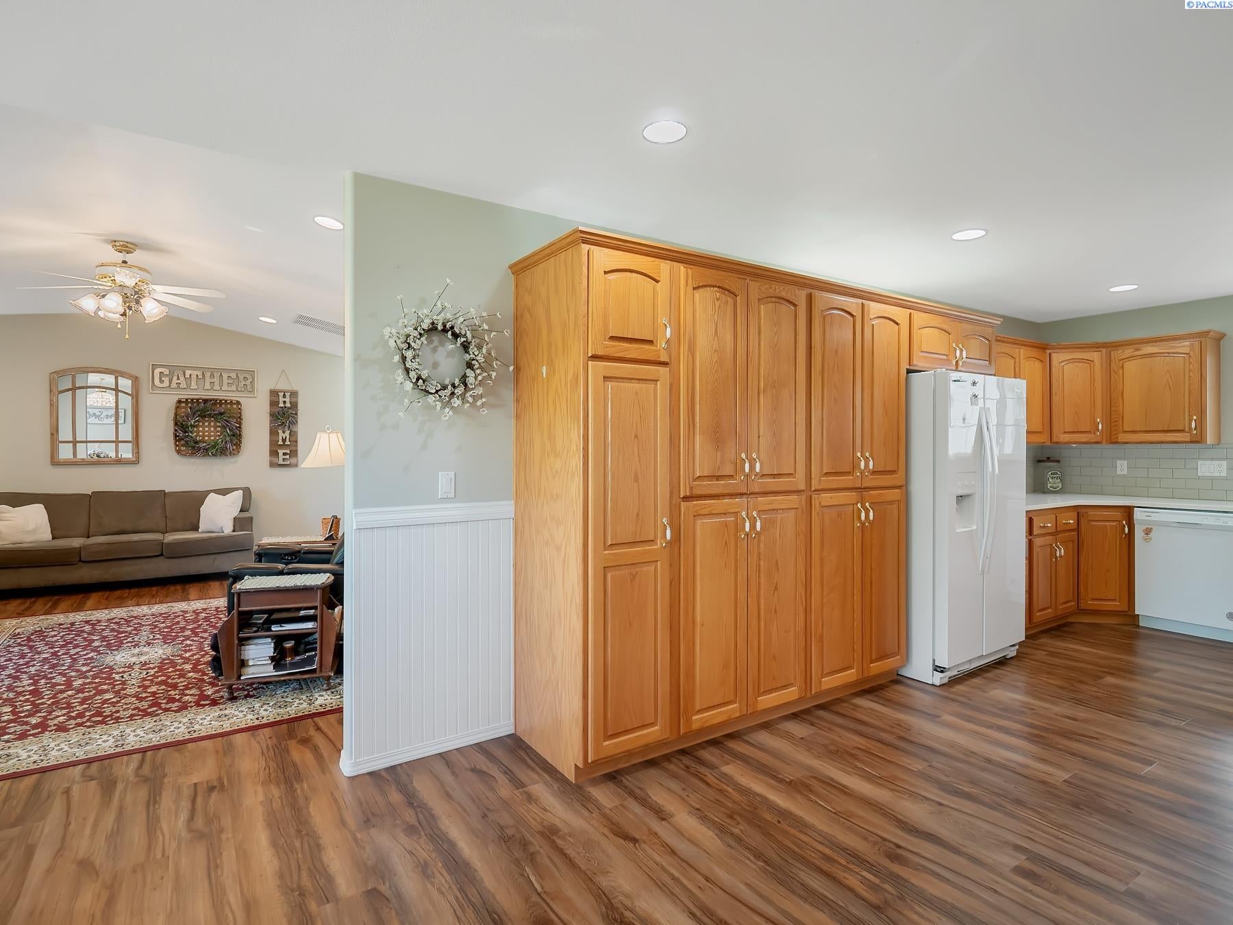 210204 East Cochran Road Kennewick, WA 99337 - Photo 16 of 48 Gallery Image 16