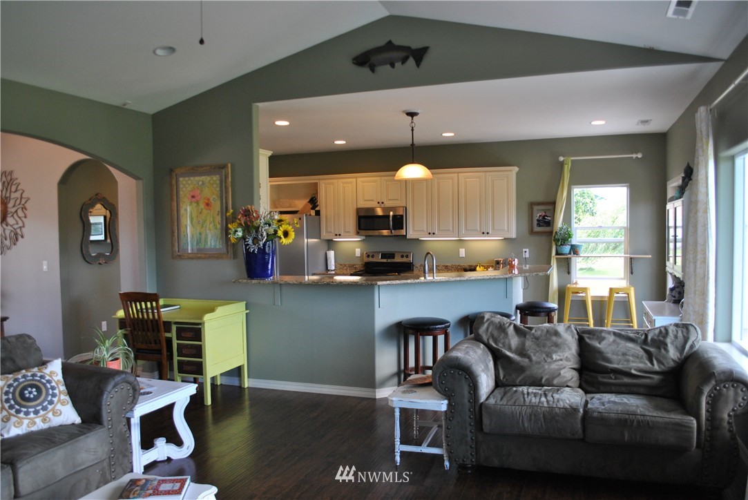 868 South Highland Road Othello, WA 99344 - Photo 4 of 24