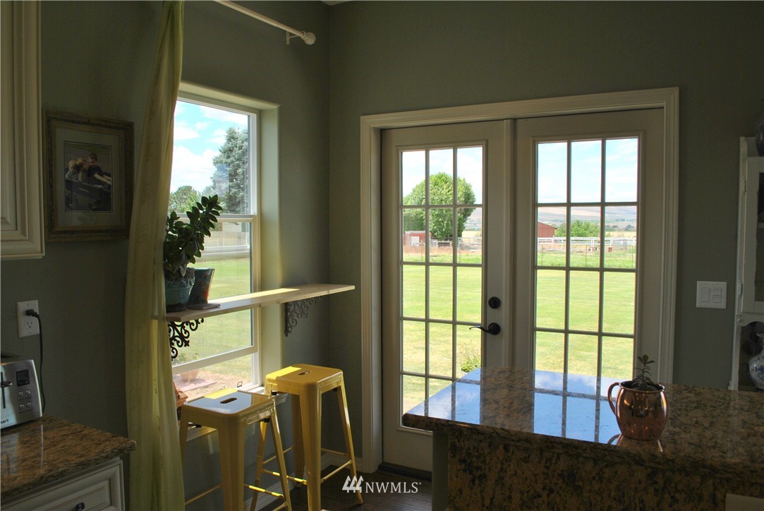 868 South Highland Road Othello, WA 99344 - Photo 10 of 24