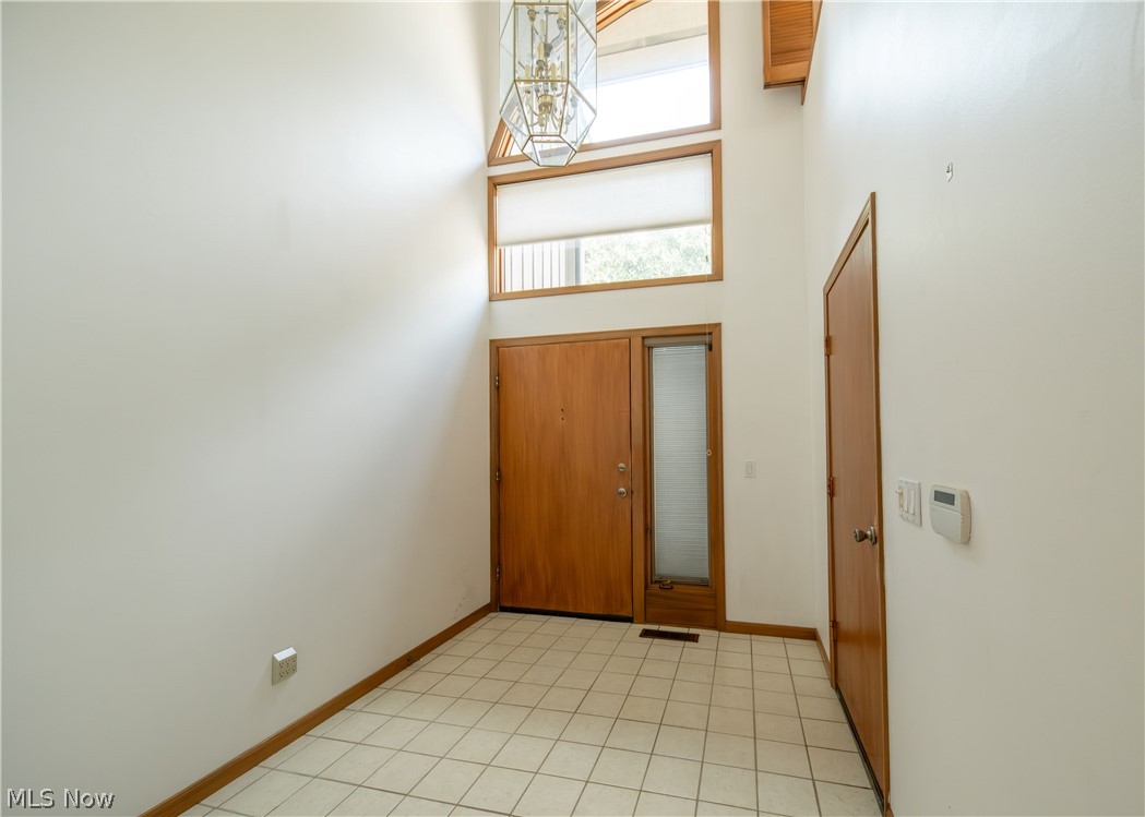 5751 Som Center Road Solon, OH 44139 - Photo 5 of 39