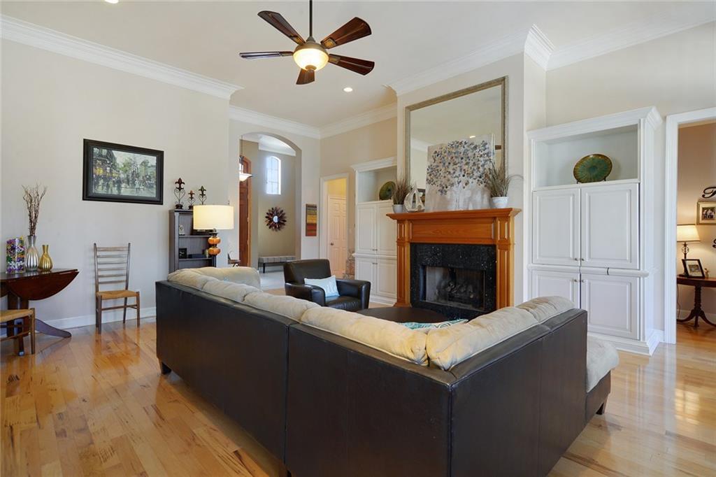 1342 Rue Beauvais Mandeville, LA 70471 - Photo 3 of 25 Gallery Image 3