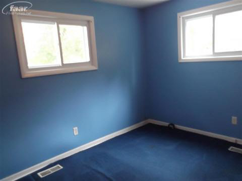 5342 Van Slyke Road Flint, MI 48507 - Photo 4 of 10 20125228-3.JPG