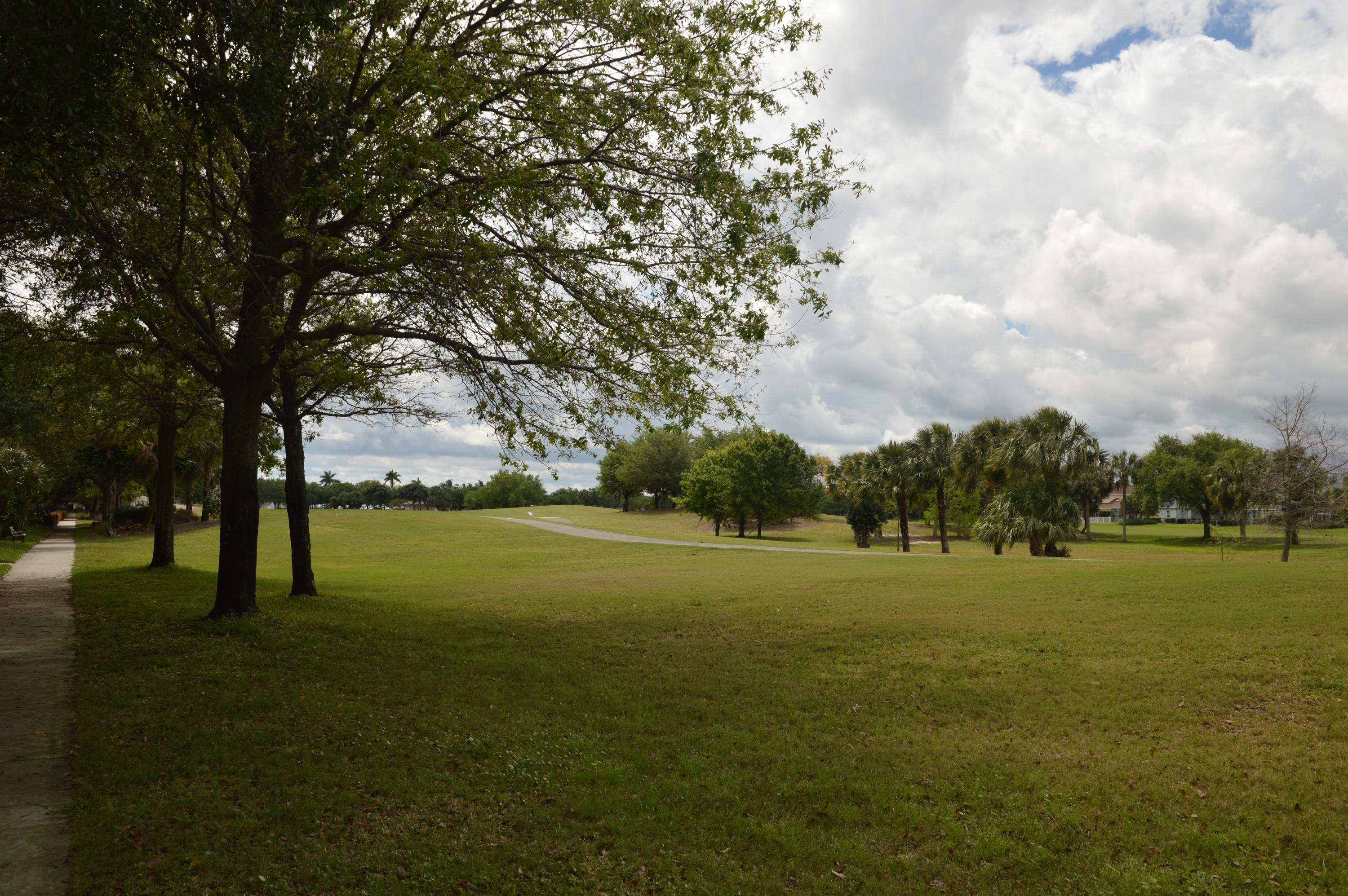 325 Legare Court Jupiter, FL 33458 - Photo 4 of 23 Golf Course