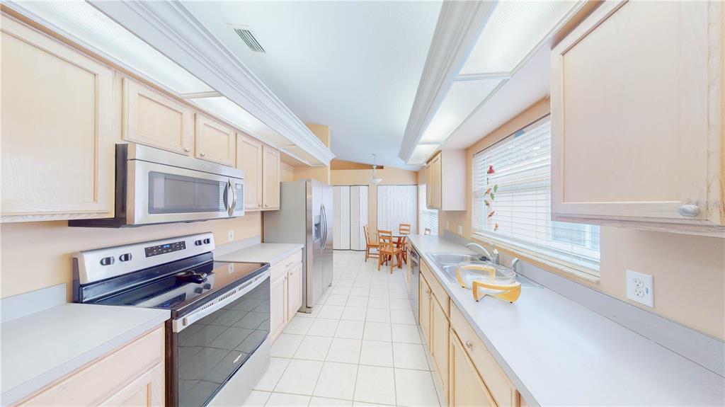 1103 Mallory Point Drive Valrico, FL 33596 - Photo 15 of 21