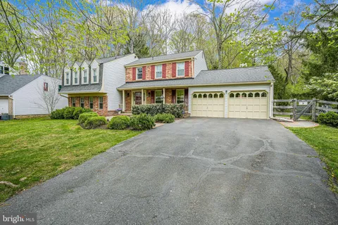 $800,000 | 16701 George Washington Drive, Rockville, MD 20853