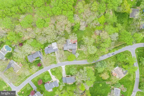 $800,000 | 16701 George Washington Drive, Rockville, MD 20853