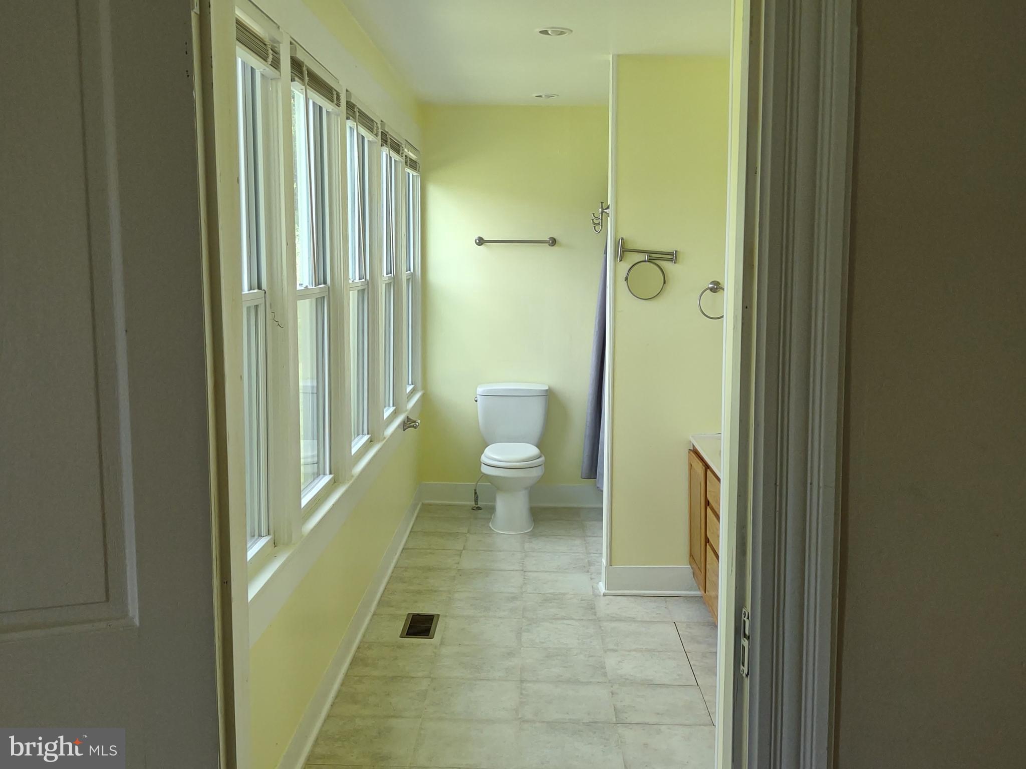 3175 Boone Road Crisfield, MD 21817 - Photo 21 of 22
Interior