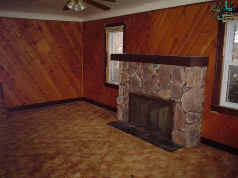 171 Crescent Lake Road Waterford, MI 48328 - Photo 3 of 5 431977-2.JPG