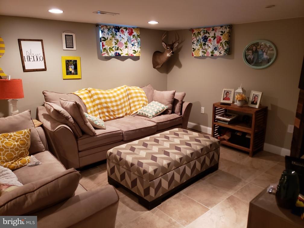 188 Hunterdon Road Woodbury, NJ 08096 - Photo 9 of 11 Gallery Image 9