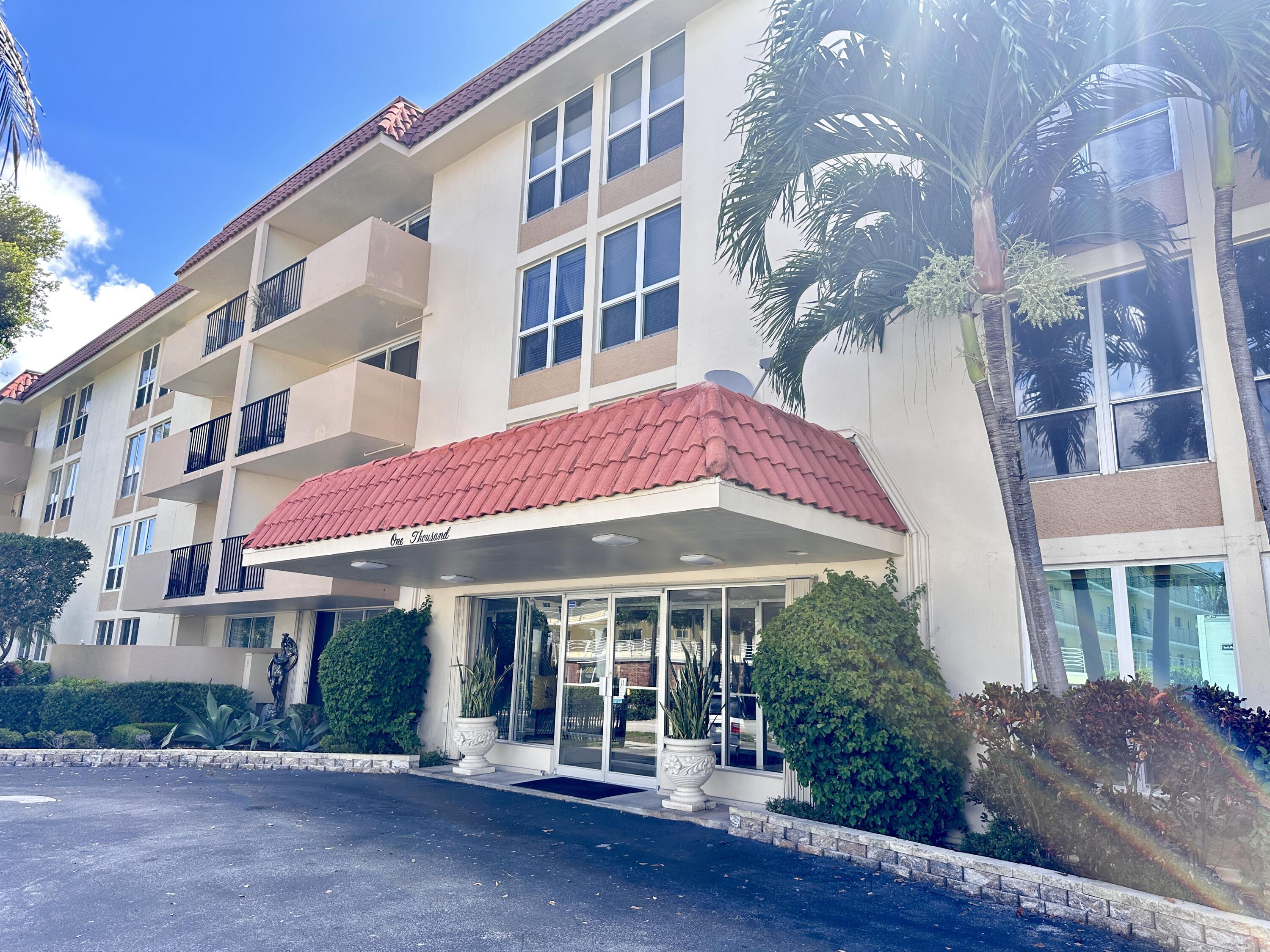 1000 Spanish River Road, Unit 3U Boca Raton, FL 33432 - Photo 21 of 21 Front entrance