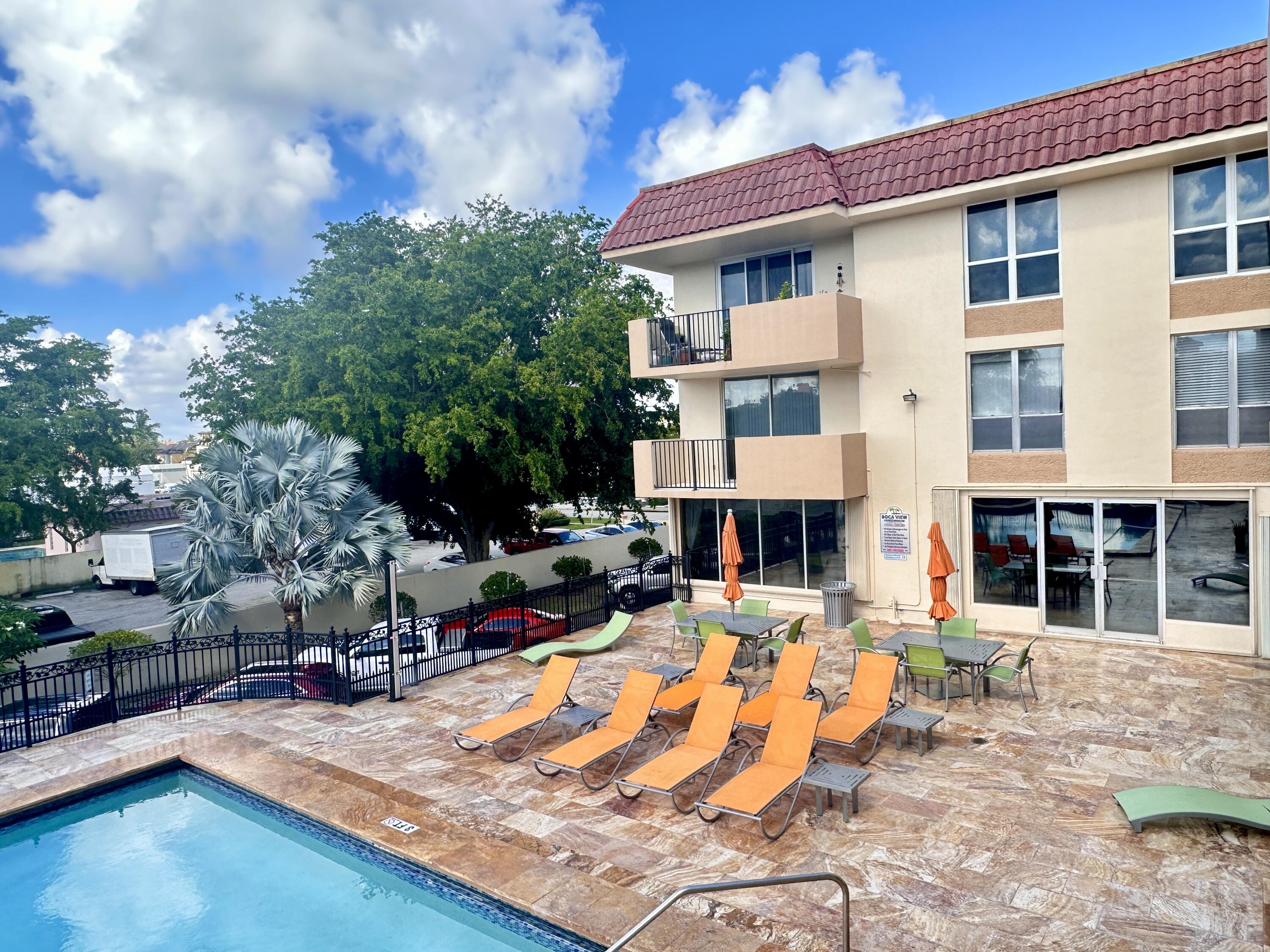 1000 Spanish River Road, Unit 3U Boca Raton, FL 33432 - Photo 5 of 21 Balcony view