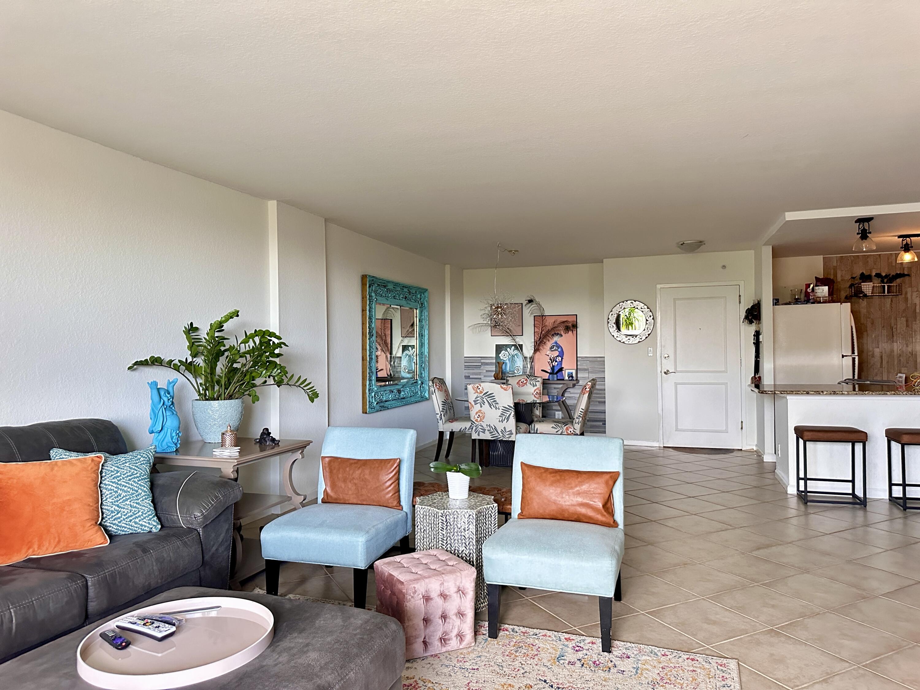 1000 Spanish River Road, Unit 3U Boca Raton, FL 33432 - Photo 8 of 21 Living area