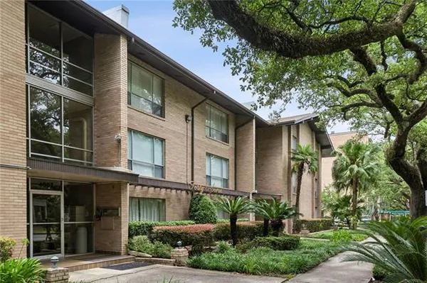 $240,000 | 4007 St Charles Avenue, Unit 221, New Orleans, LA 70115