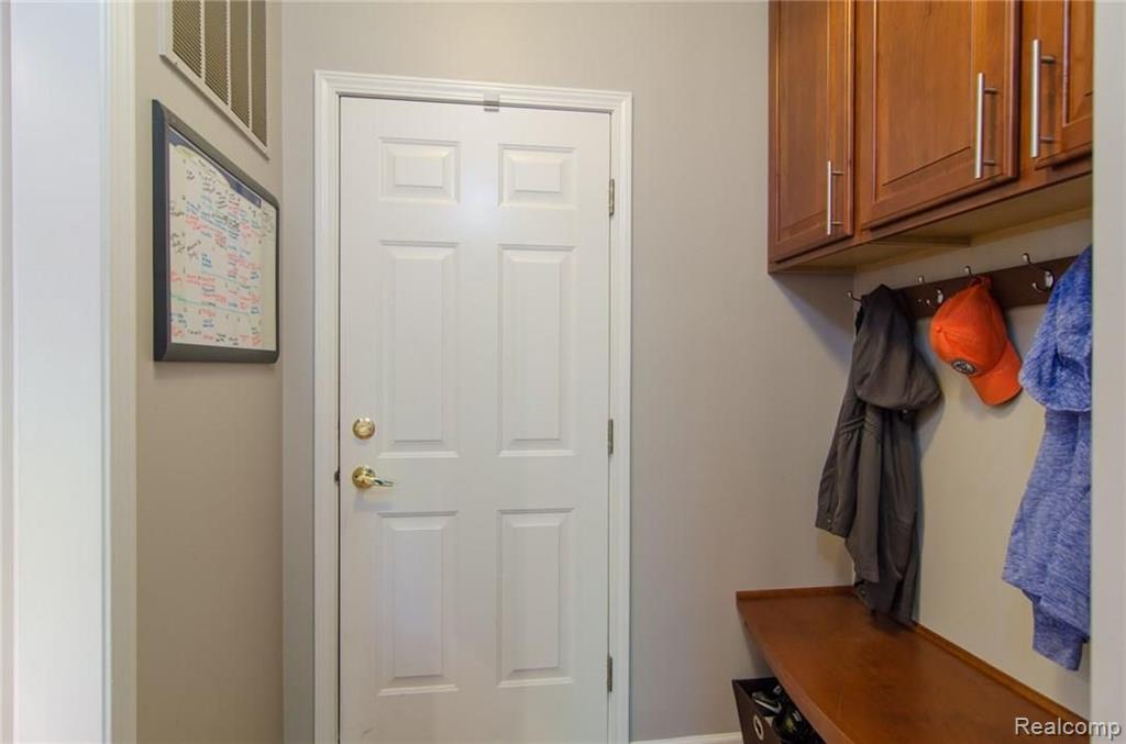 673 Enchantment Drive Rochester, MI 48307 - Photo 14 of 37